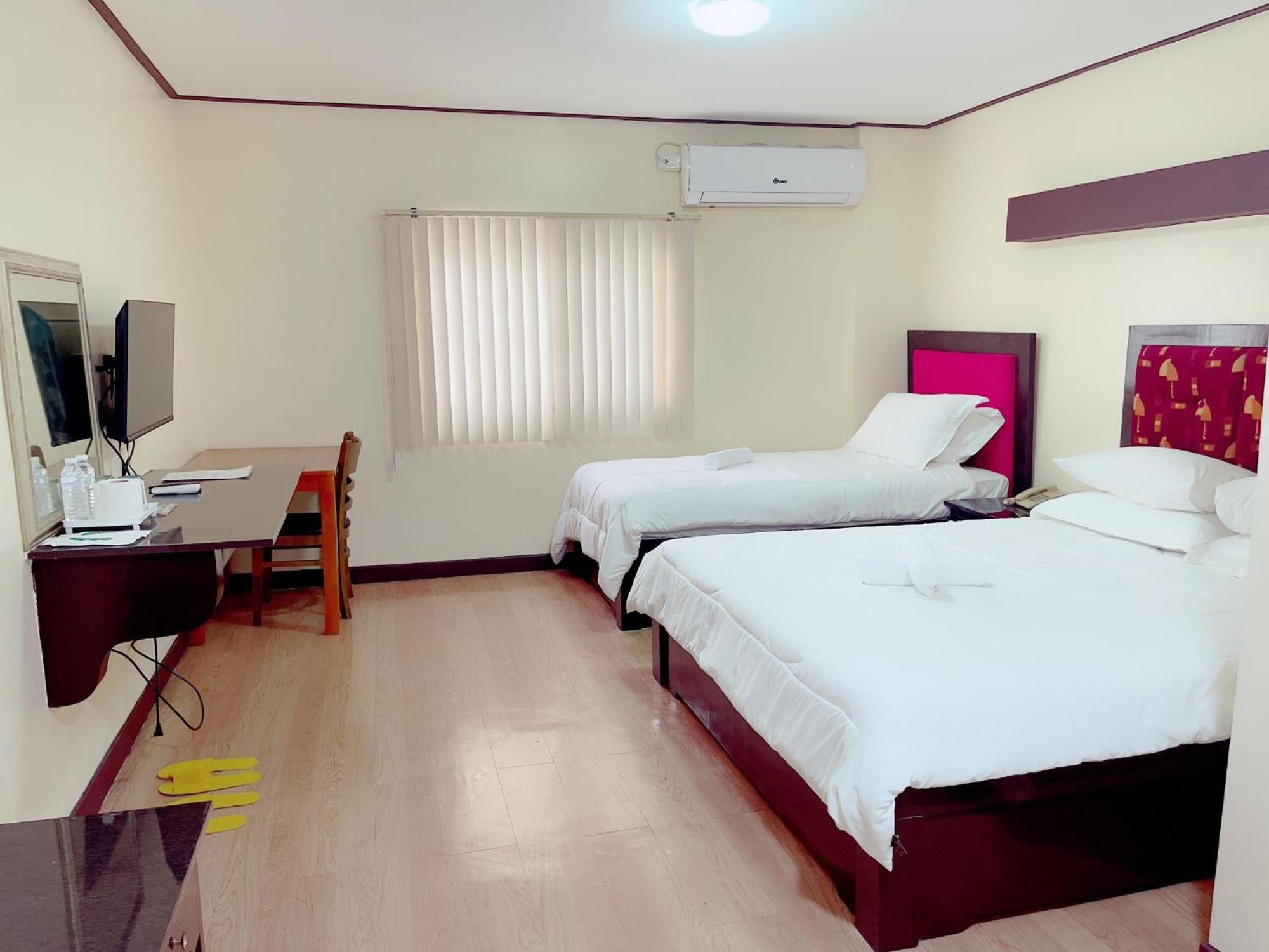 Jun And Helen Hotel And Restaurant آنغلوس المظهر الخارجي الصورة
