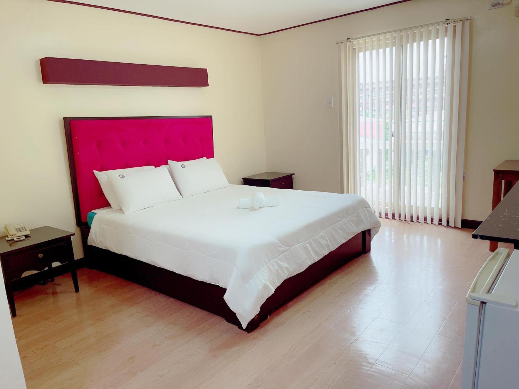 Jun And Helen Hotel And Restaurant آنغلوس المظهر الخارجي الصورة