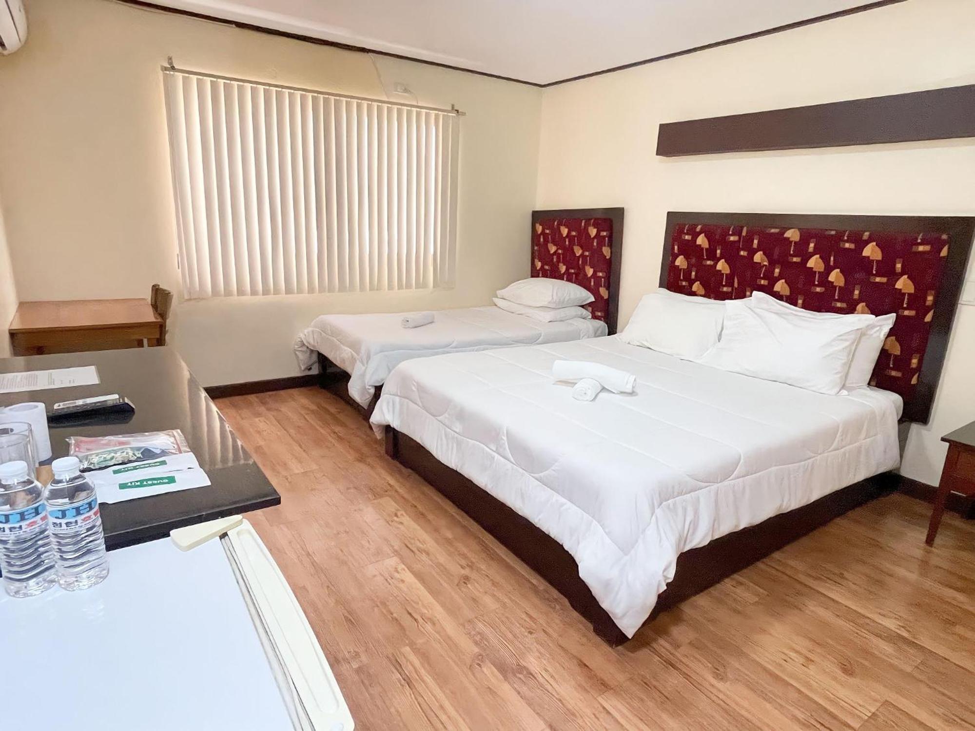 Jun And Helen Hotel And Restaurant آنغلوس المظهر الخارجي الصورة