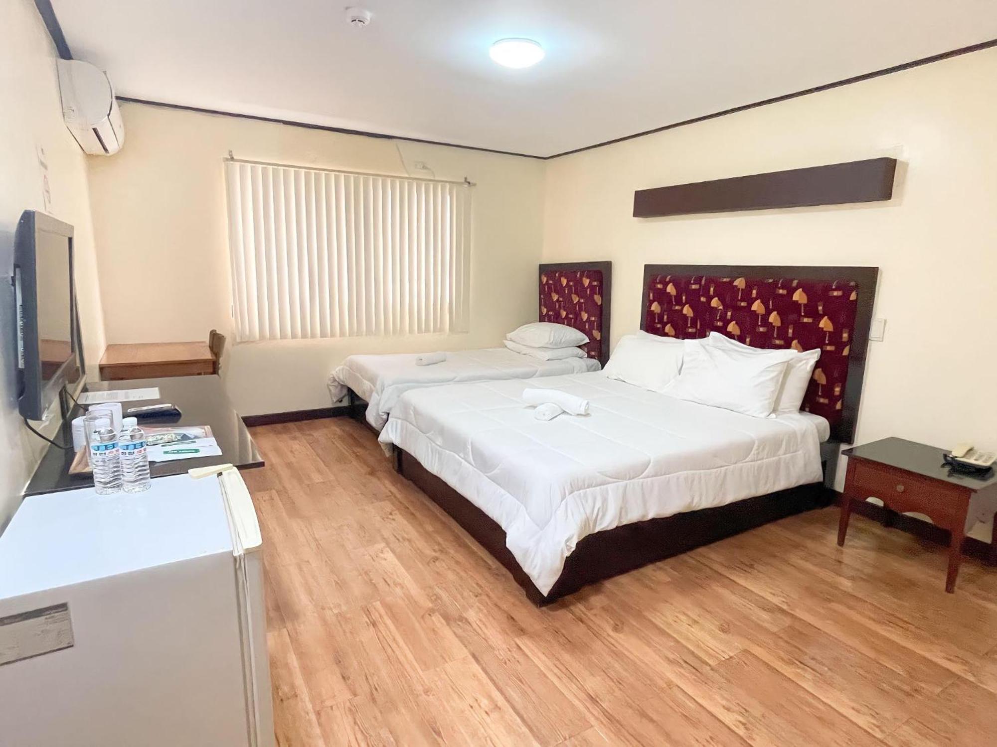 Jun And Helen Hotel And Restaurant آنغلوس المظهر الخارجي الصورة